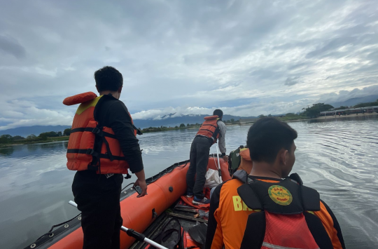 Berenang di Pantai Pasir Parparean Porsea, Pengunjung Hilang