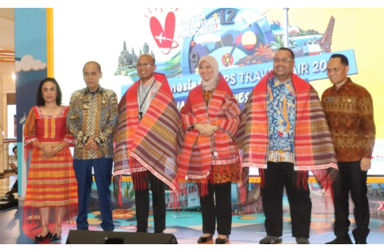 Menteri Pariwisata membuka program bangga berwisata di Indonesia