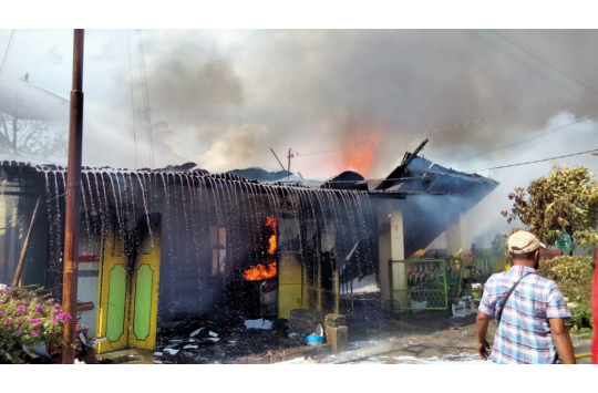 Tiga Rumah Terbakar di Tomuan, Api Diduga dari Kompor